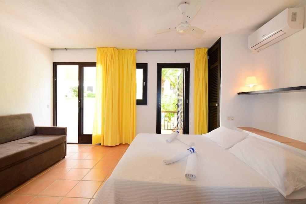 Hotel Club Cala Azul à Cala Llena Extérieur photo