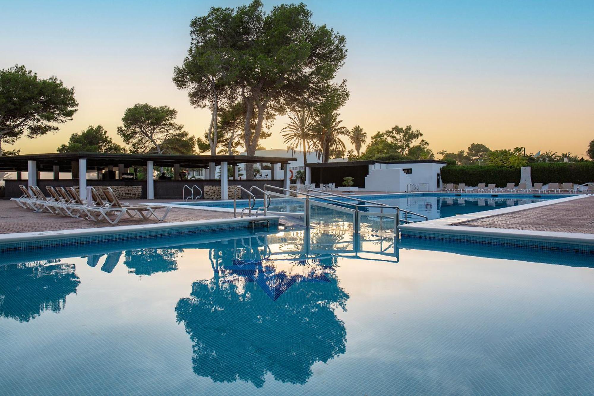 Hotel Club Cala Azul à Cala Llena Extérieur photo