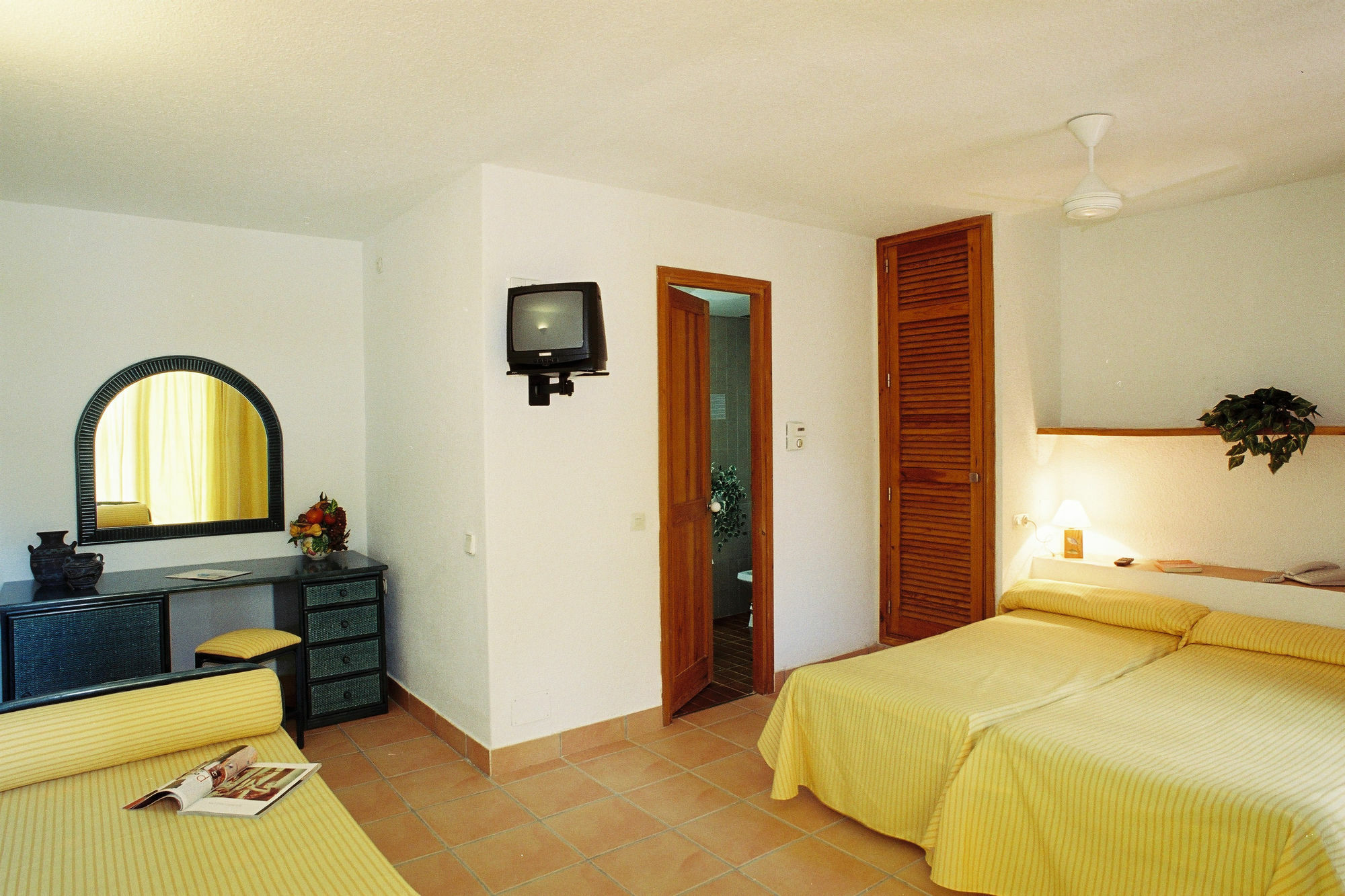 Hotel Club Cala Azul à Cala Llena Extérieur photo